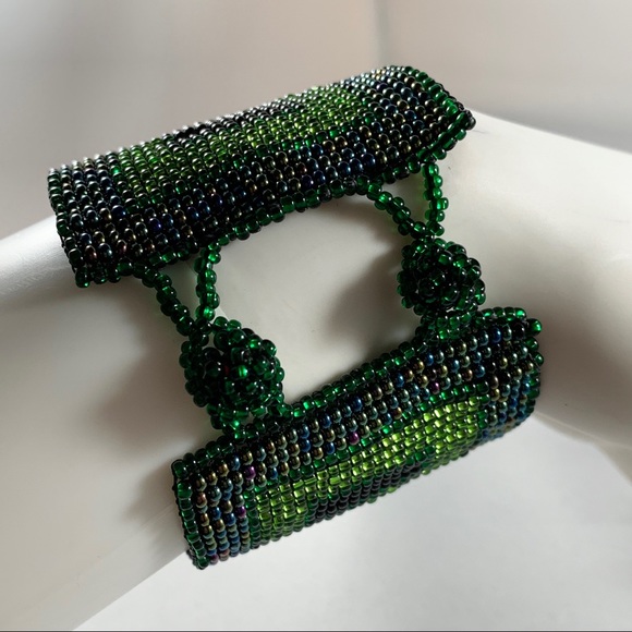 Indigenous Women Artisan -Brilliant Cuff Bracelet - Picture 8 of 10